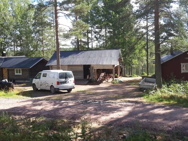 Gesamtansicht der Hütten von Hideaway